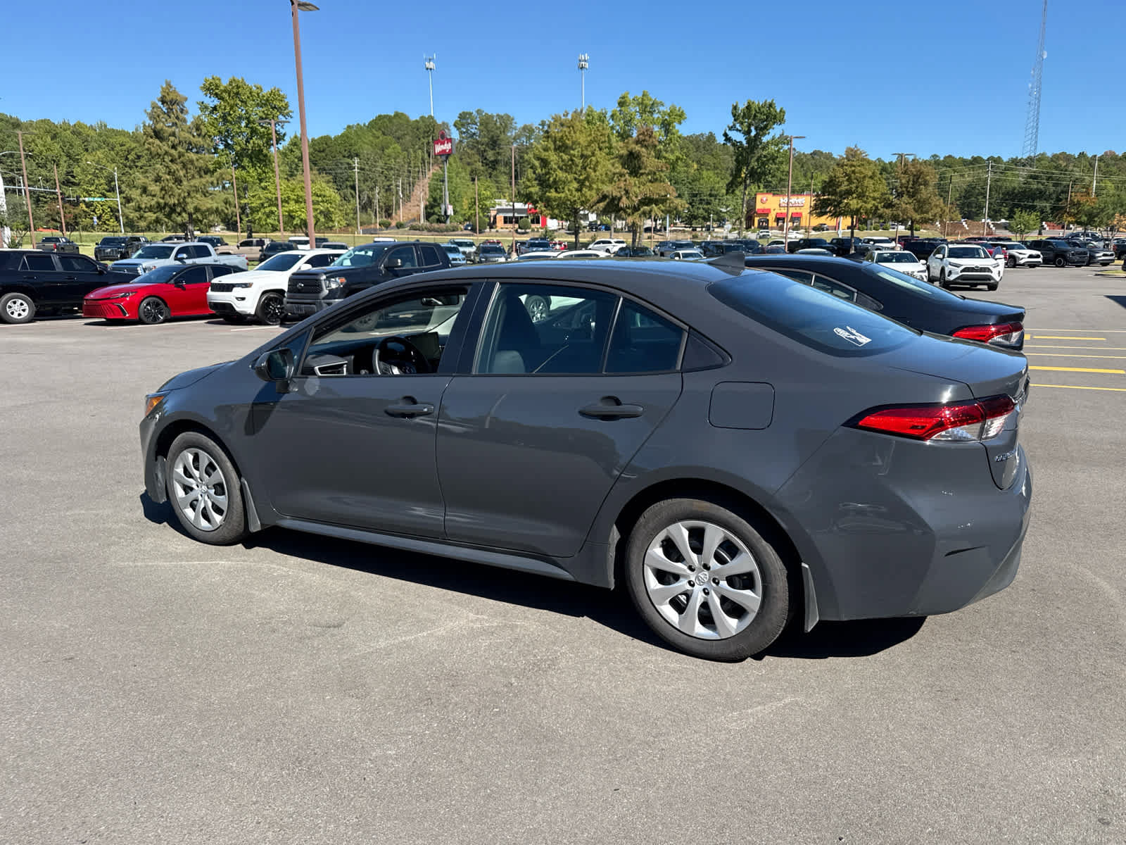 Used 2025 Toyota Corolla LE FWD image 4