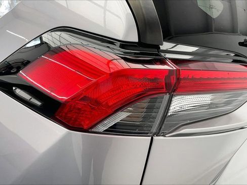 Used 2022 Toyota RAV4 XLE image 30