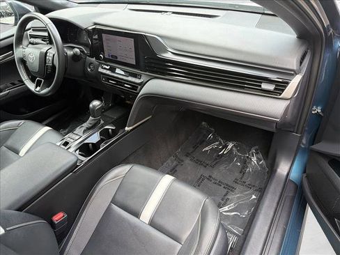 Used 2025 Toyota Camry SE FWD image 26