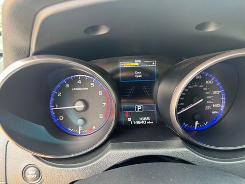 Used 2018 Subaru Outback 2.5i Limited AWD/4WD image 11