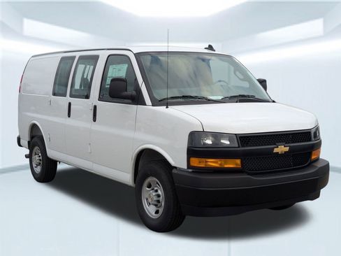 New 2025 Chevrolet Express 2500 w/ Driver Convenience Package image 9