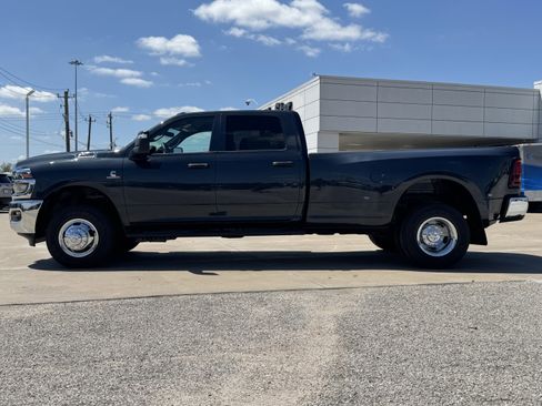 New 2026 RAM 3500 Tradesman AWD/4WD image 7