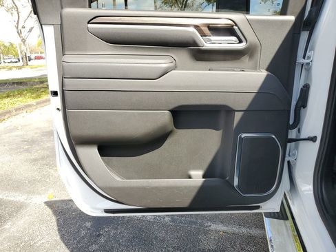 Used 2025 Chevrolet Silverado 2500 LT w/ Convenience Package image 10