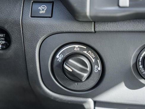 New 2026 Nissan Frontier SV w/ Tow Package image 22