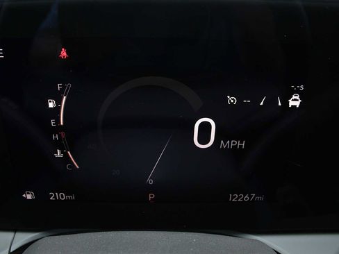 Used 2025 Buick Envista Sport Touring w/ Convenience I Package FWD image 35