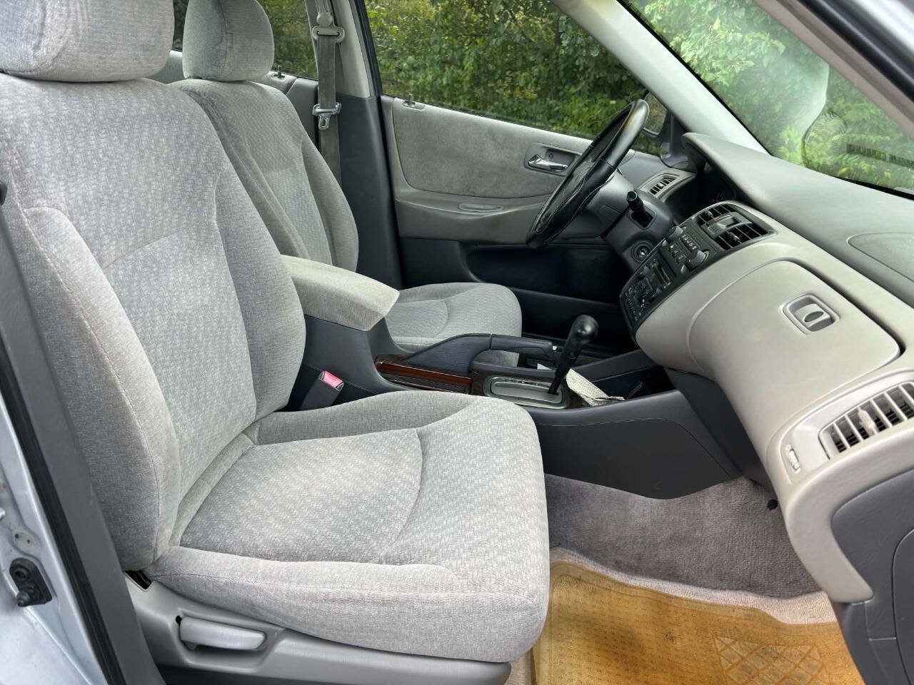 Used 2001 Honda Accord VP image 9