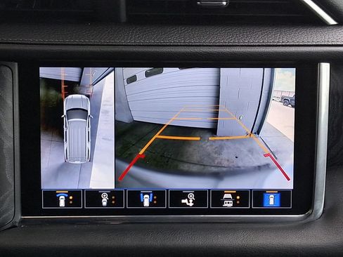 Used 2021 GMC Yukon Denali w/ Denali Premium Package RWD image 14