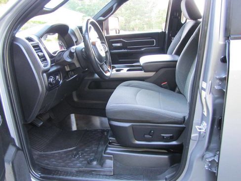 Used 2024 RAM 2500 Big Horn w/ Night Edition AWD/4WD image 13