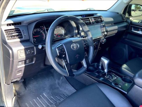 Used 2021 Toyota 4Runner TRD Off-Road Premium w/ Moonroof Package AWD/4WD image 18