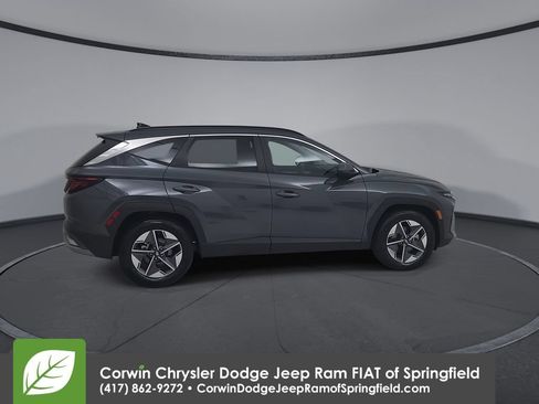 Used 2025 Hyundai Tucson SEL FWD image 16