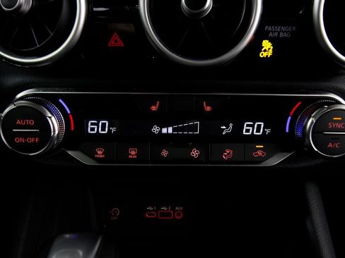 Used 2025 Nissan Sentra SR w/ Lighting Package image 26