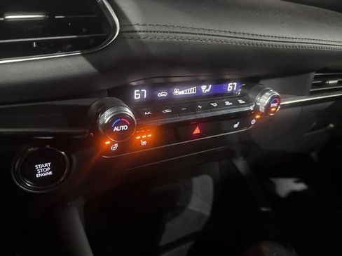 Used 2024 MAZDA MAZDA3 Hatchback w/Premium Plus Pkg image 18