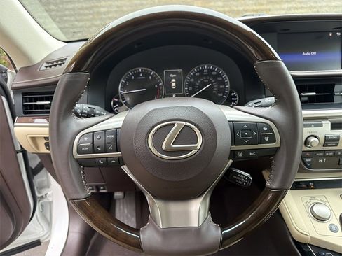Used 2016 Lexus ES 350 w/ Premium Package w/Wood Trim image 25