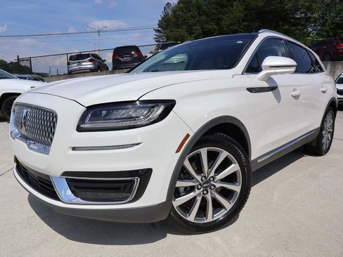 Used 2019 Lincoln Nautilus Select FWD image 2