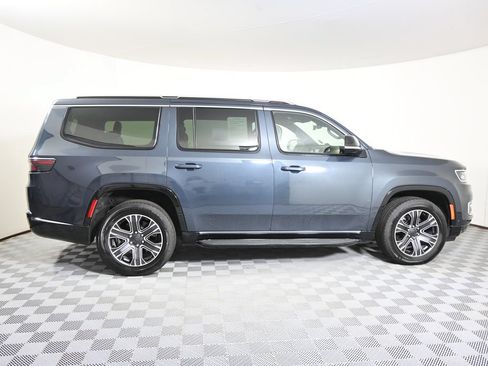 Used 2024 Jeep Wagoneer Series II w/ Flexible Seating Group AWD/4WD image 7