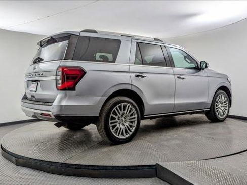 Used 2024 Ford Expedition Limited image 7