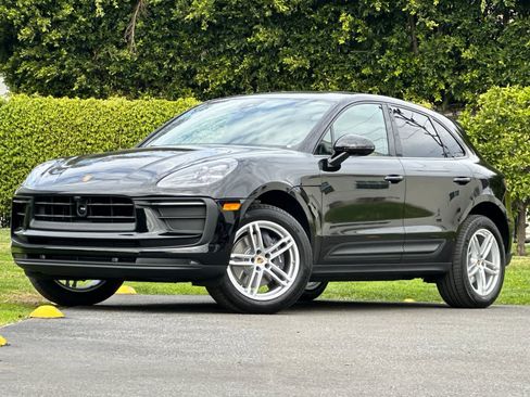 New 2026 Porsche Macan image 1