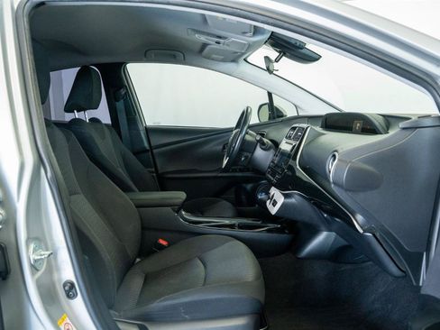 Used 2017 Toyota Prius Three w/ Carpet Mat Package FWD image 21