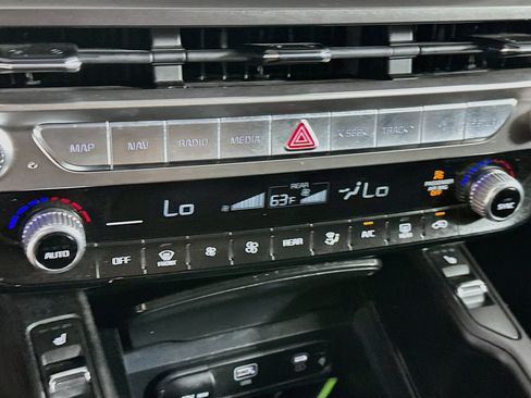 Used 2025 Kia Telluride S FWD image 24