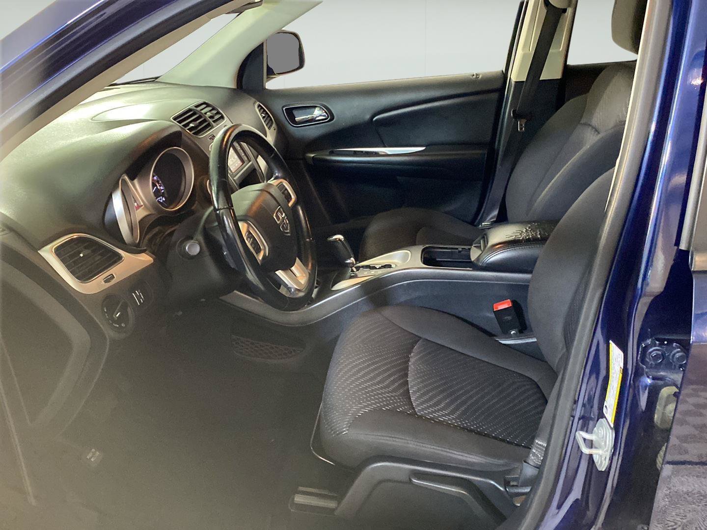 Used 2018 Dodge Journey SE w/ Connectivity Group FWD image 13