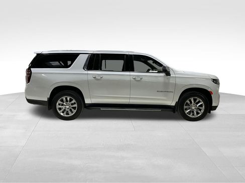 Used 2021 Chevrolet Suburban Premier w/ Premium Package image 3