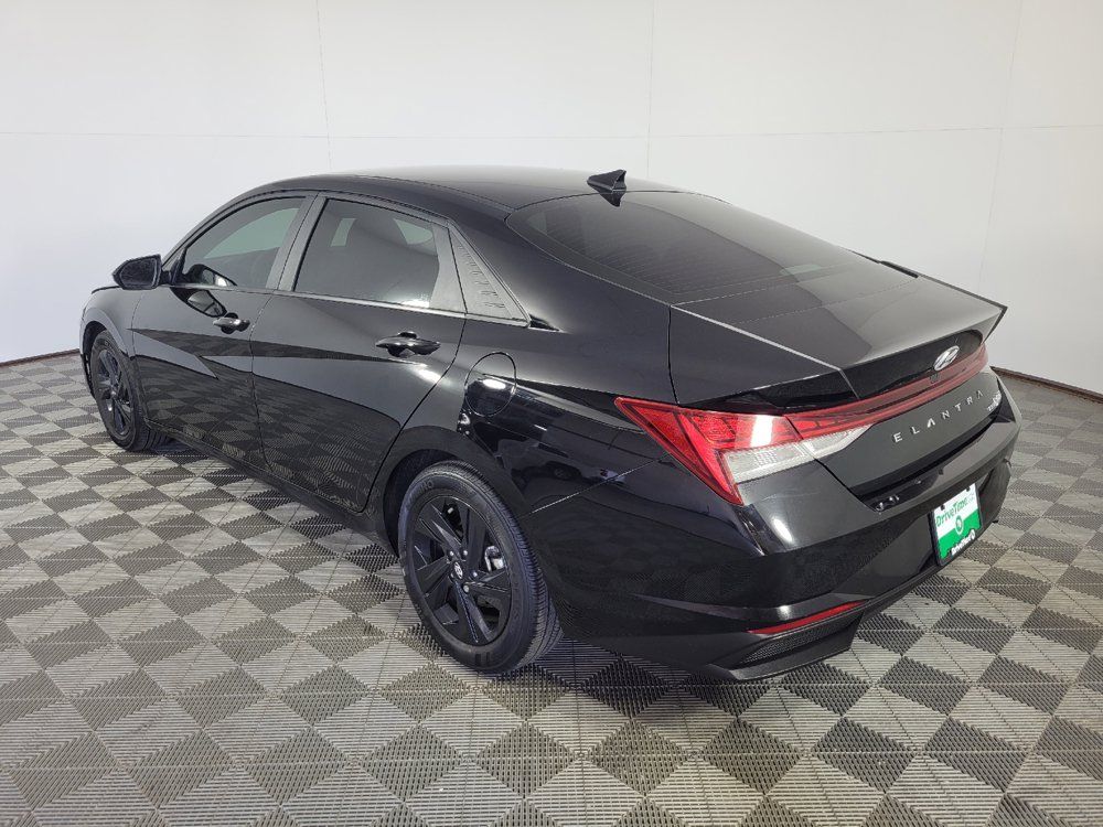 Used 2023 Hyundai Elantra Blue FWD image 5