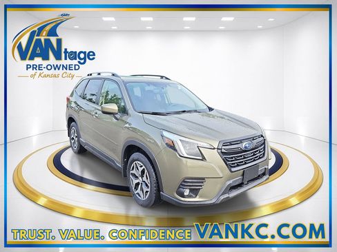 Certified 2024 Subaru Forester Premium AWD/4WD image 3