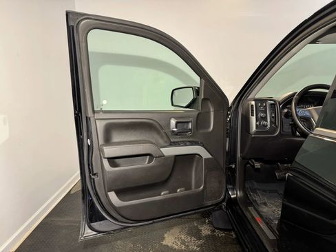 Used 2017 Chevrolet Silverado 1500 LT w/ Midnight Edition AWD/4WD image 7