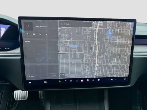 Used 2022 Tesla Model S Base image 9