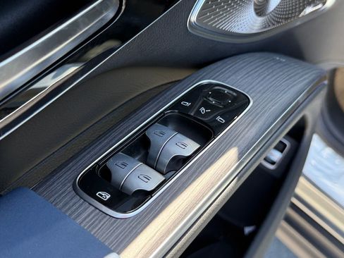 New 2026 Mercedes-Benz EQS 400 4MATIC SUV image 17