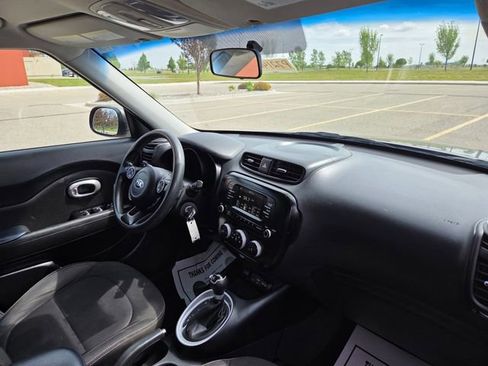 Used 2017 Kia Soul FWD image 31