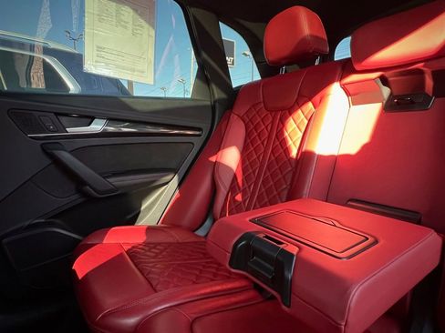 Used 2019 Audi SQ5 Premium Plus w/ Premium Plus Package image 21