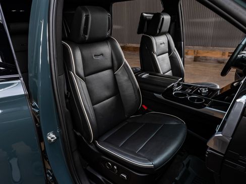 Used 2025 Cadillac Escalade Sport w/ Touring Package AWD/4WD image 30