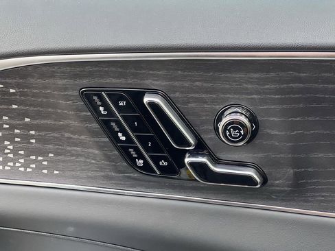 New 2026 Cadillac Lyriq V image 24