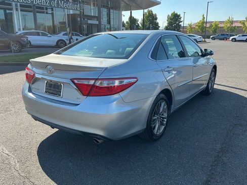 Used 2017 Toyota Camry SE FWD image 7