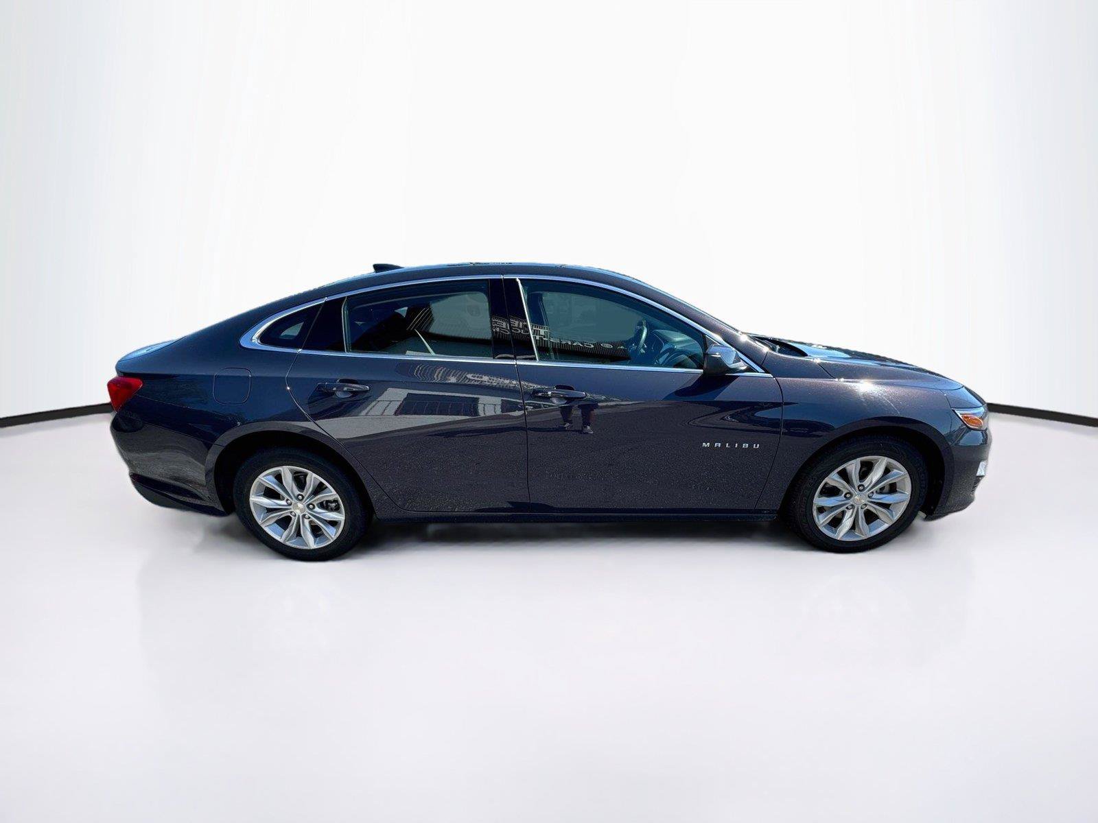 Used 2025 Chevrolet Malibu LT FWD image 6