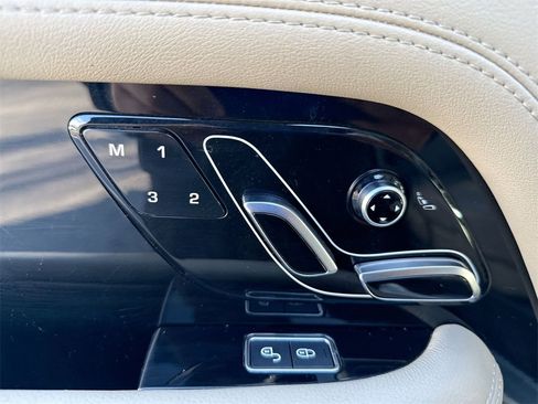 Used 2020 Land Rover Range Rover image 14