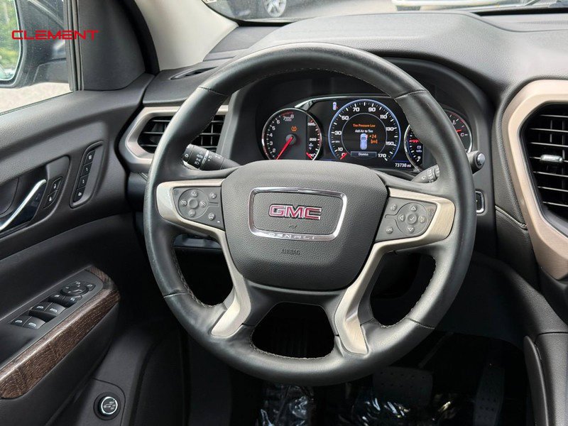 Used 2023 GMC Acadia Denali w/ Denali Technology Package AWD/4WD image 16