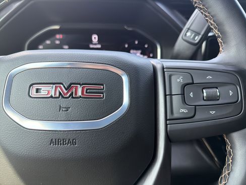 Used 2024 GMC Sierra 2500 AT4 w/ AT4 Premium Plus Package AWD/4WD image 29