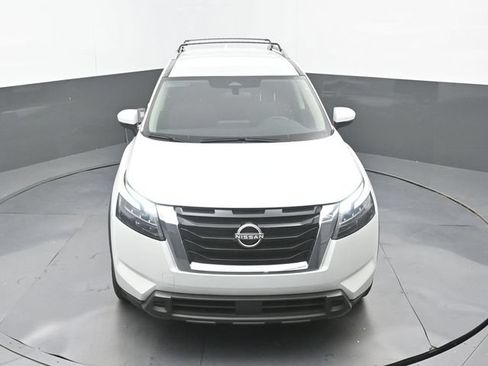 Used 2025 Nissan Pathfinder SV AWD/4WD image 14