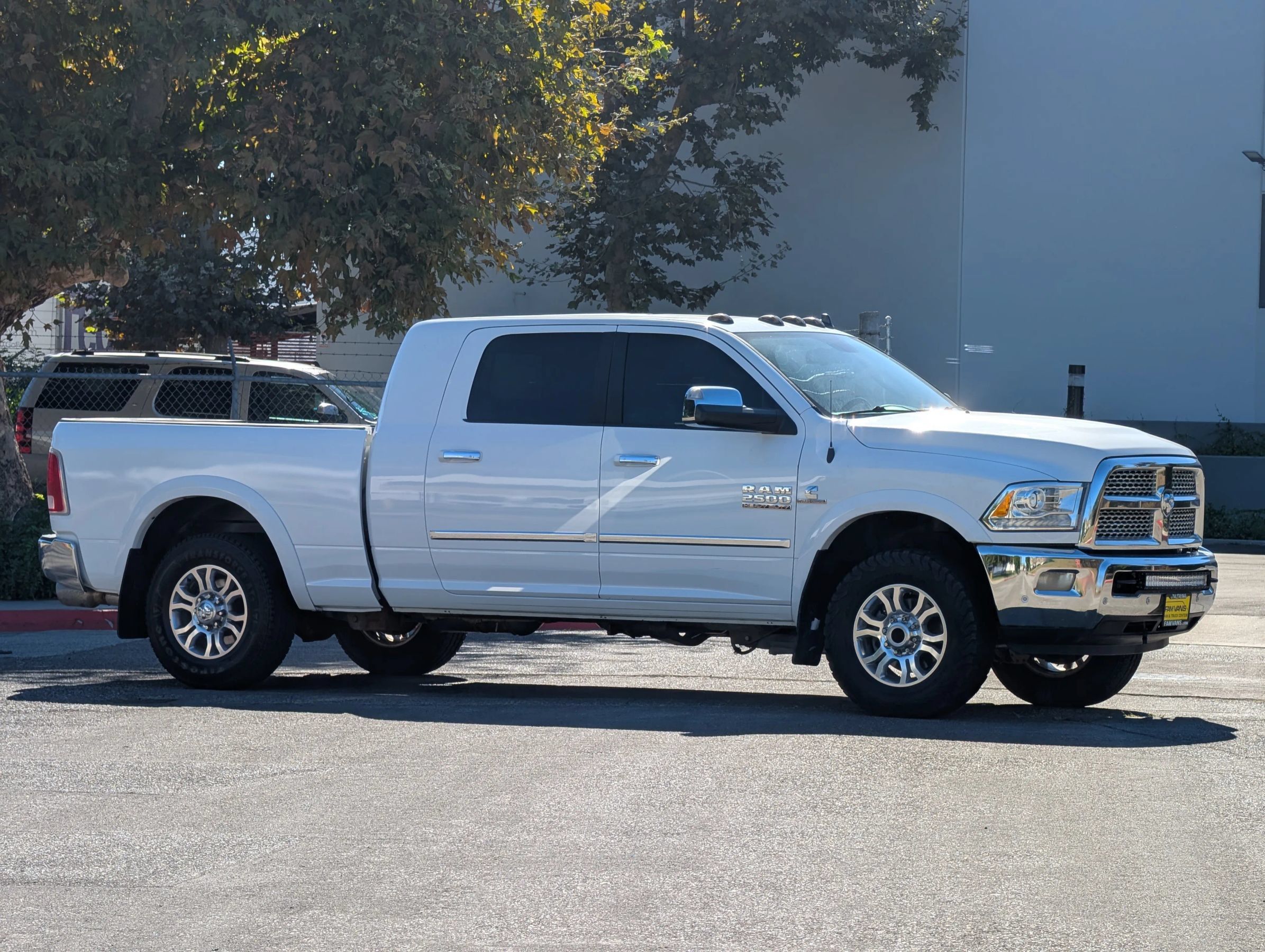 Used 2016 RAM 2500 Laramie AWD/4WD image 1