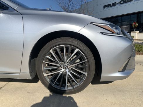 Used 2022 Lexus ES 350 w/ Premium Package image 13
