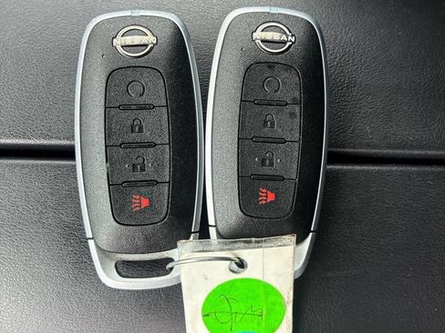Used 2023 Nissan Rogue SV AWD/4WD image 19