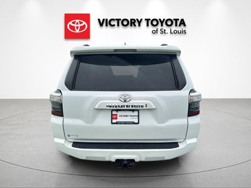 Used 2021 Toyota 4Runner SR5 Premium w/ Moonroof Package AWD/4WD image 4