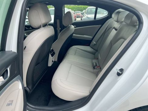 Used 2023 Genesis G70 2.0T RWD image 19