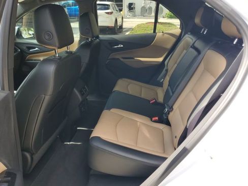 Used 2023 Chevrolet Equinox Premier FWD image 11