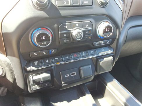 Used 2021 Chevrolet Silverado 3500 High Country AWD/4WD image 35