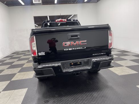 Used 2022 GMC Canyon Denali image 3