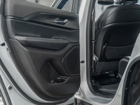 Used 2024 Jeep Grand Cherokee Altitude image 36