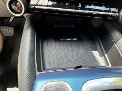 Used 2025 Chevrolet Equinox EV LT FWD image 43